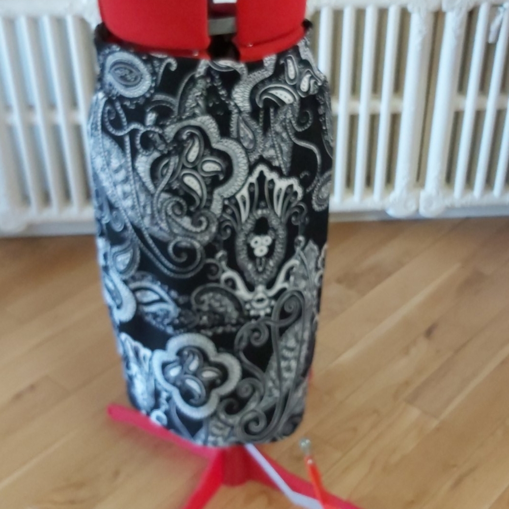 3 for $ 30 Black and white print pencil skirt
